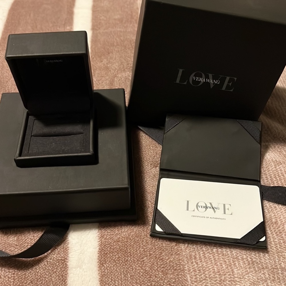 Vera wang ring box